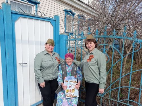Дүрт-Мунча җирлегендә тыл хезмәтчәннәренә бүләкләр тапшырдылар