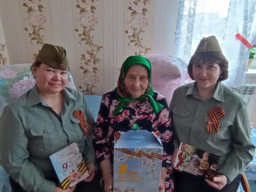 Дүрт-Мунча җирлегендә тыл хезмәтчәннәренә бүләкләр тапшырдылар