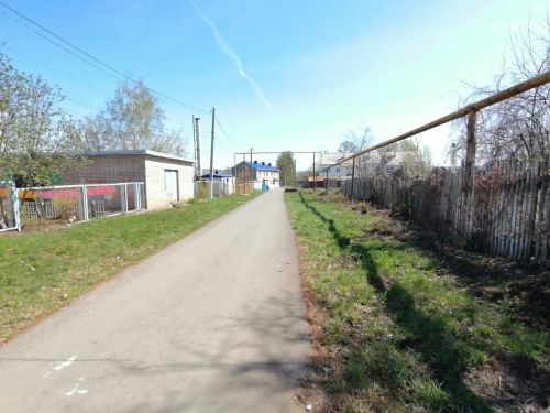 Жители микрорайона навели чистоту на улицах