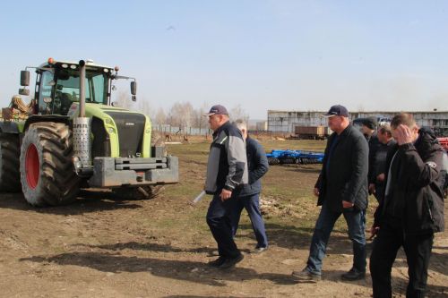 Зәй аграрийлары язгы чәчүне төзек, куәтле техникалар белән каршылый