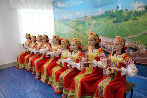 Девять семей из районов Татарстана представили свои родословные в Заинске