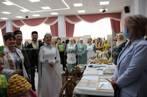 Девять семей из районов Татарстана представили свои родословные в Заинске
