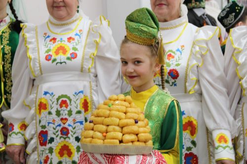 Девять семей из районов Татарстана представили свои родословные в Заинске