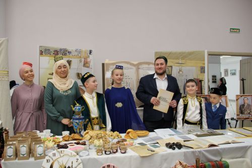 Девять семей из районов Татарстана представили свои родословные в Заинске