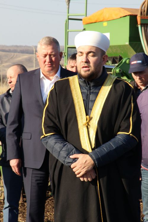 Зәйлеләр мул уңышка нигез салуны дога белән башлады