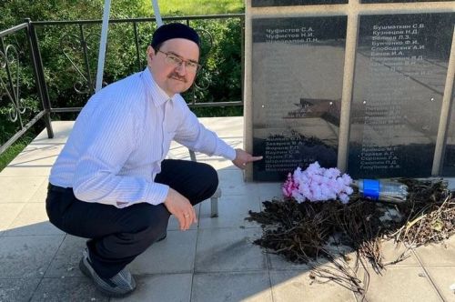 “Үлемсез полк”: Гомәр Хуҗин