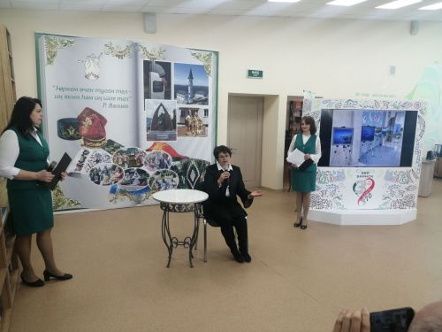 Зәйнең җирле рәссамы Сөенеч Галимованың шәхси күргәзмәсе ачылды