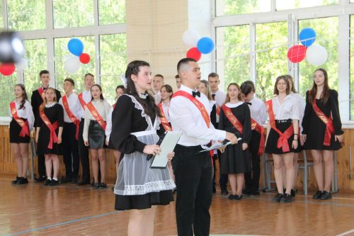 Зәй мәктәпләрендә соңгы кыңгырау чыңнары яңгырады