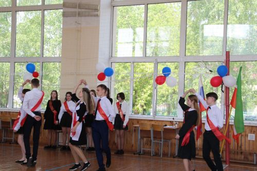Зәй мәктәпләрендә соңгы кыңгырау чыңнары яңгырады