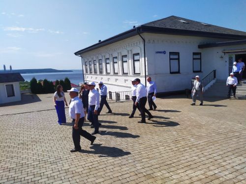 Семинарда катнашучылар – Мәктәп тавында