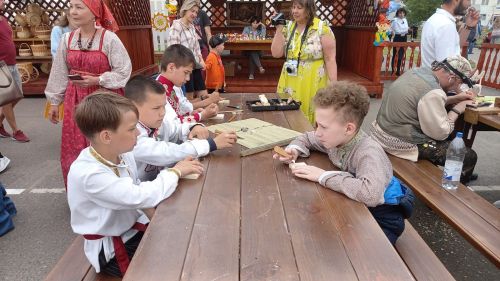 Зәйнең “Энергетик” Мәдәният сарае “Злато” вокаль ансамбле «Каравон» фестивалендә чыгыш ясады