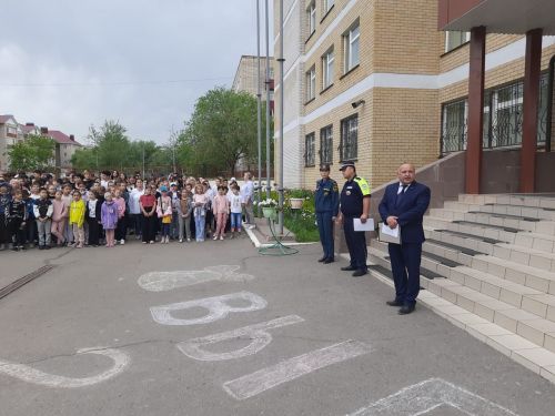 В заинской школе наградили отряд ЮИД