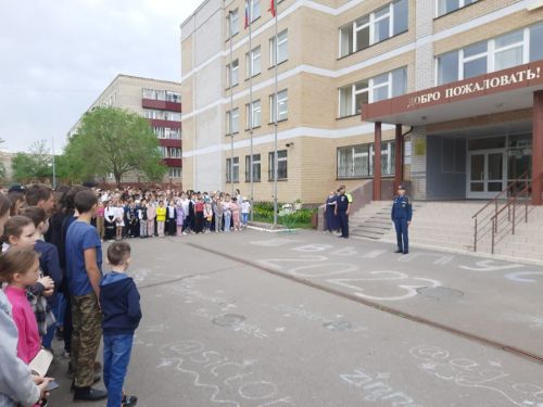 В Заинске детям перед каникулами напомнили о безопасности