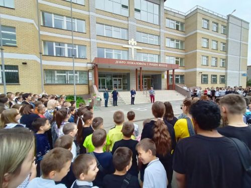 В заинской школе наградили отряд ЮИД