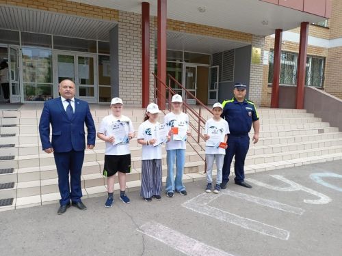 В заинской школе наградили отряд ЮИД