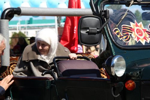 Парад Победы в Заинске возглавила 100-летняя участница войны Анна Моисеева