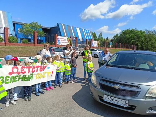 Зәйдә балалар юл кагыйдәләрен кабатлады