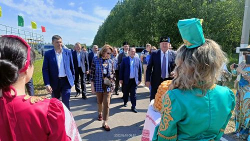 Сабантуй в Заинском районе начался с конных скачек