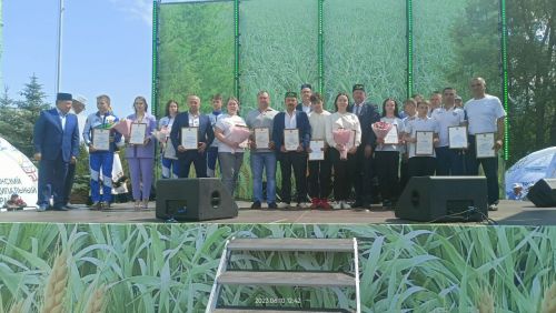 Заинцам вручили правительственные награды