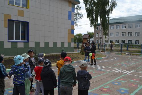 В Заинске детям напомнили о безопасности на дорогах