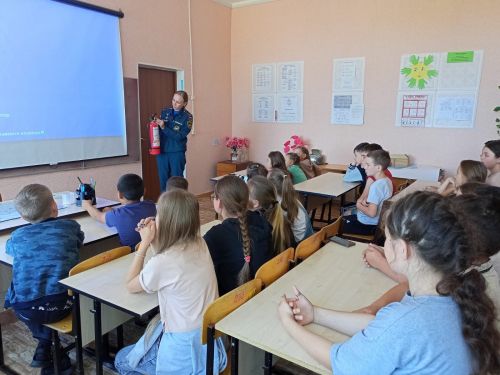 Школьникам в Заинском районе напомнили о пожарной безопасности