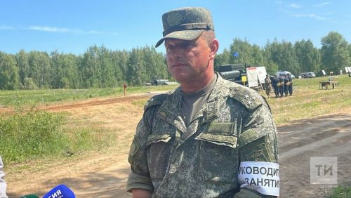 Курсанты Казанского танкового училища учатся водить танк под водой