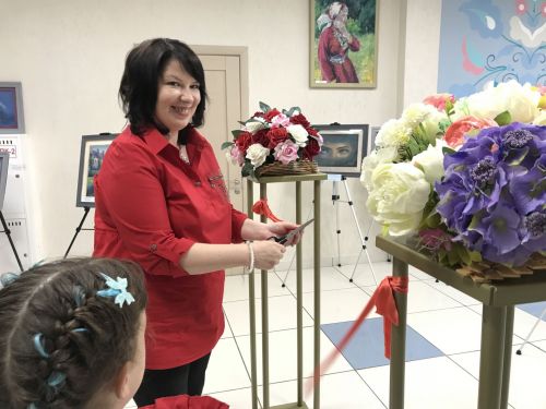 47 работ, выполненных в технике «пастель», представлены на выставке в Заинской библиотеке