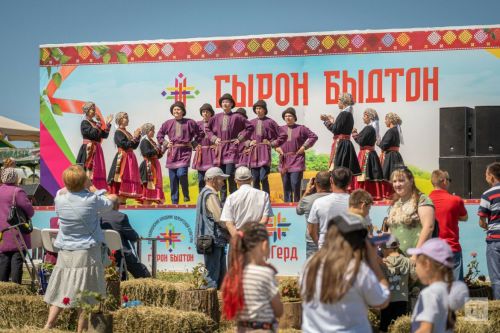 В Татарстане отметили удмуртский праздник Гырон Быдтон