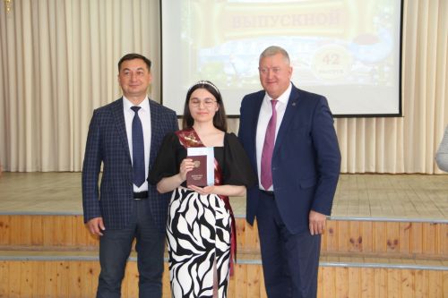 Зәйдә чыгарылыш сыйныф укучыларының 8 алтын медаль иясе шәһәрнең 6нчы мәктәбен тәмамлый
