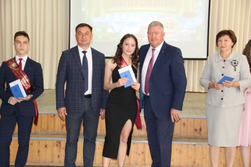 Зәйдә чыгарылыш сыйныф укучыларының 8 алтын медаль иясе шәһәрнең 6нчы мәктәбен тәмамлый