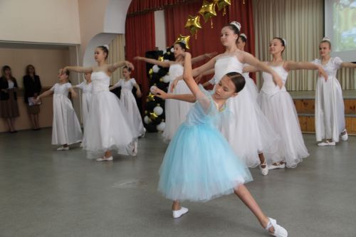Зәйдә чыгарылыш сыйныф укучыларының 8 алтын медаль иясе шәһәрнең 6нчы мәктәбен тәмамлый