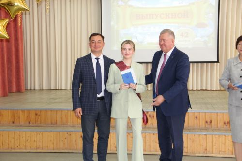 Зәйдә чыгарылыш сыйныф укучыларының 8 алтын медаль иясе шәһәрнең 6нчы мәктәбен тәмамлый