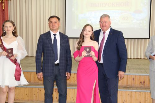 Зәйдә чыгарылыш сыйныф укучыларының 8 алтын медаль иясе шәһәрнең 6нчы мәктәбен тәмамлый
