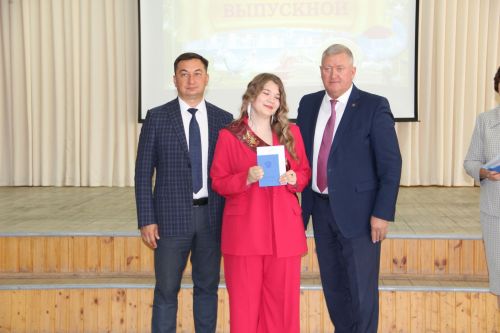 Зәйдә чыгарылыш сыйныф укучыларының 8 алтын медаль иясе шәһәрнең 6нчы мәктәбен тәмамлый