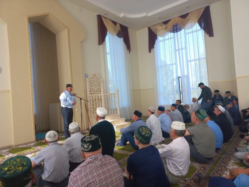 В Заинске мусульмане собрались на праздничный намаз по случаю Курбан-байрама