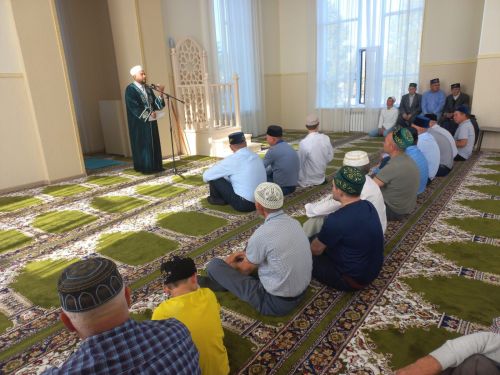 В Заинске мусульмане собрались на праздничный намаз по случаю Курбан-байрама