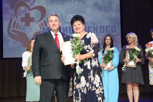 Зәйдә медицина хезмәткәрләрен бүләкләделәр