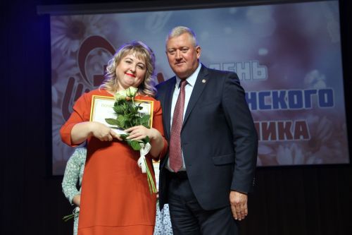 Зәйдә медицина хезмәткәрләрен бүләкләделәр