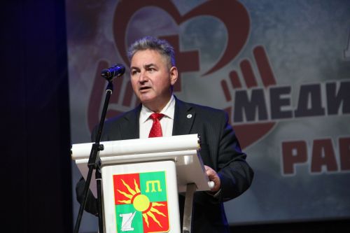 Зәйдә медицина хезмәткәрләрен бүләкләделәр