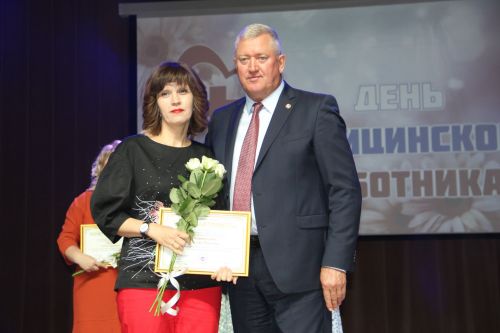 Зәйдә медицина хезмәткәрләрен бүләкләделәр