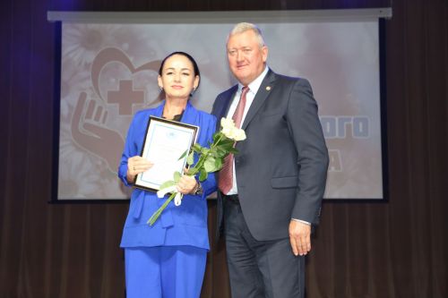 Зәйдә медицина хезмәткәрләрен бүләкләделәр