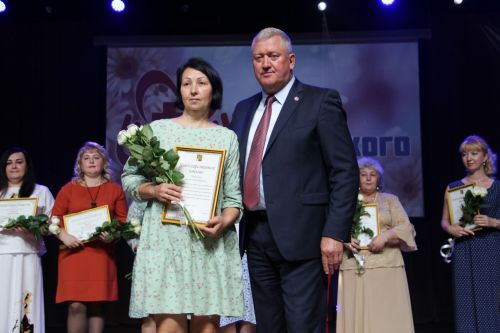 Зәйдә медицина хезмәткәрләрен бүләкләделәр