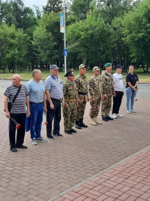 В Заинске ветераны боевых действий собрались у памятника Воину-Освободителю