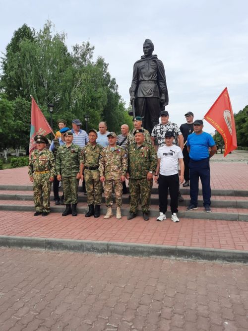 В Заинске ветераны боевых действий собрались у памятника Воину-Освободителю