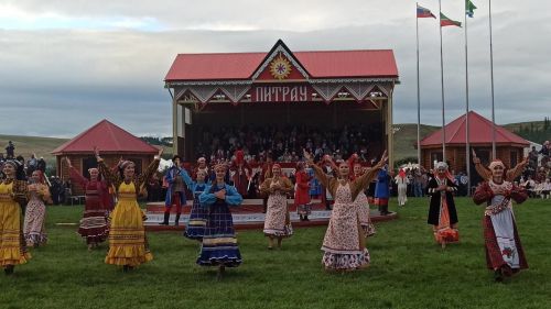 Заинцам подарили 500 000 рублей на празднике Питрау в Мамадышском районе