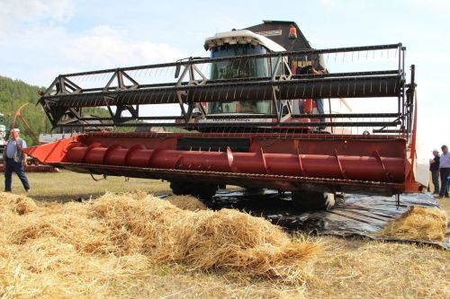 В Заинске механизаторы и сельхозтехника готовы к уборочной страде