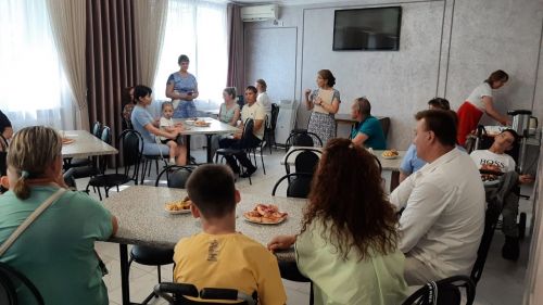 Родителей особенных детей поздравили с Днем семьи, любви и верности