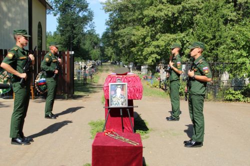 Заинцы простились с бойцом