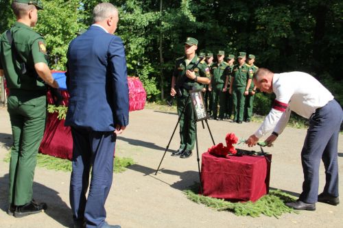 Заинцы простились с бойцом