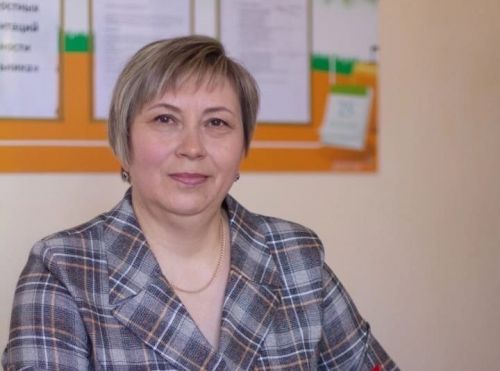 Укучыларының милли үзаңын үстерүгә көч куя